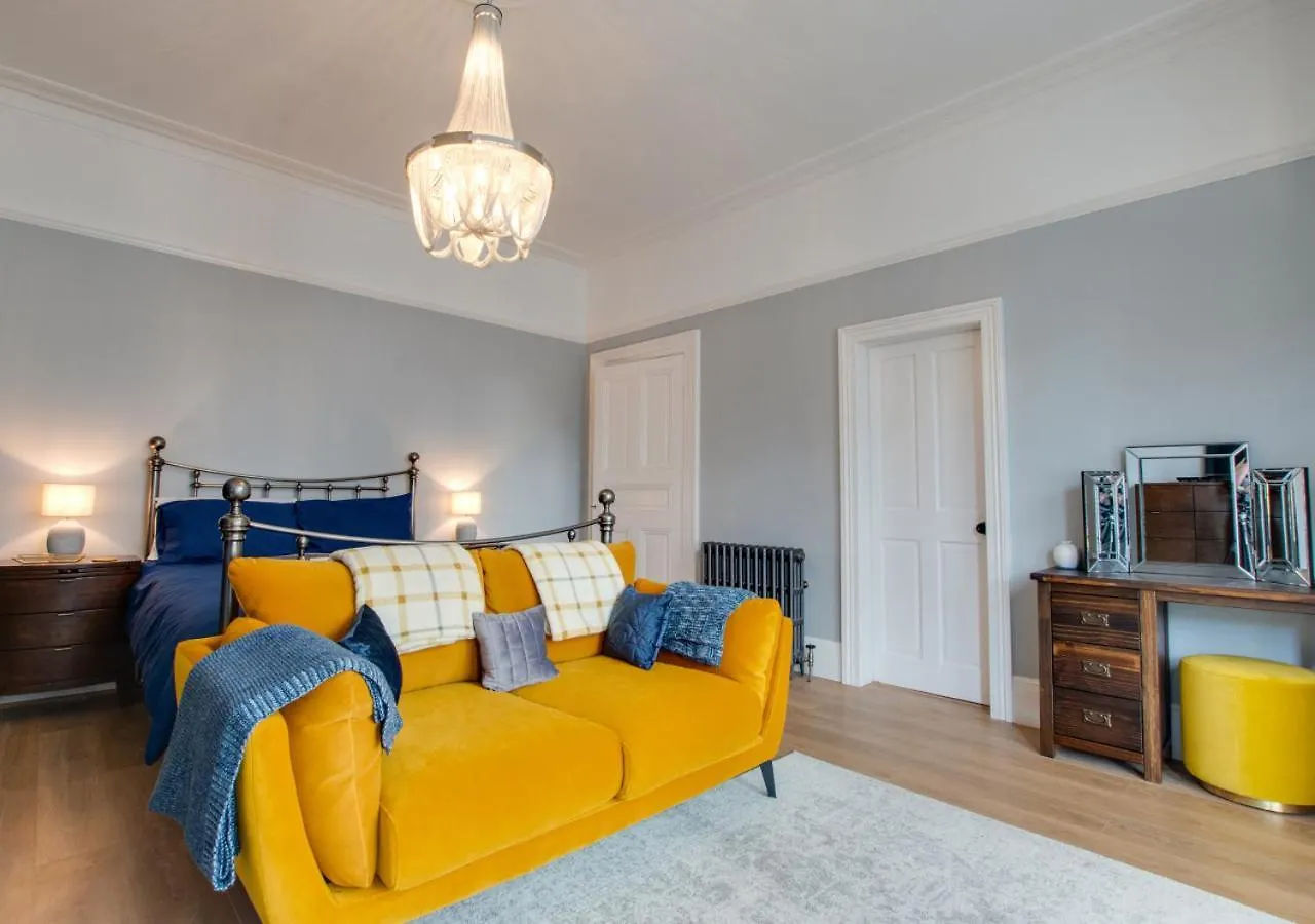 Sea Pearl Daire Scarborough