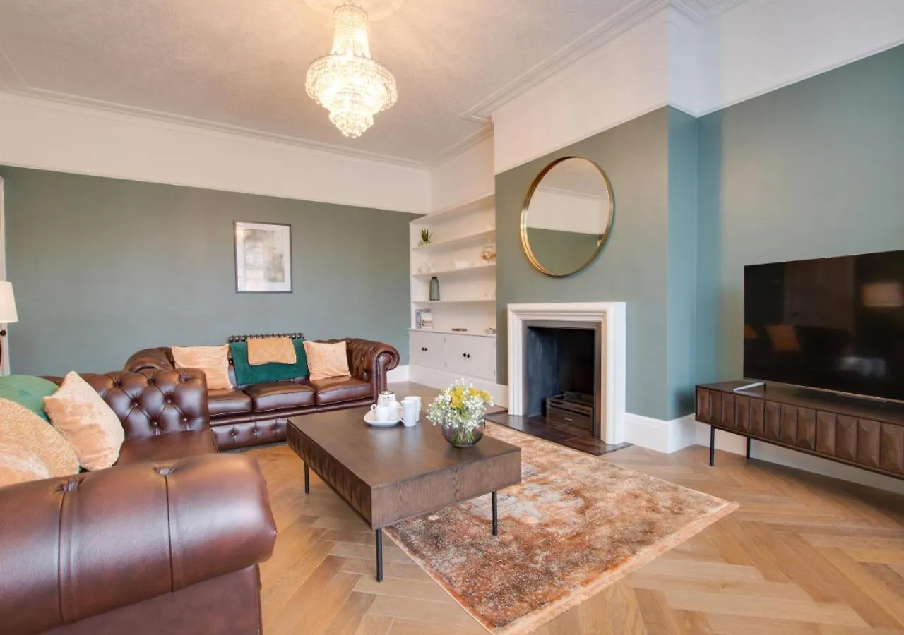 Sea Pearl Daire Scarborough