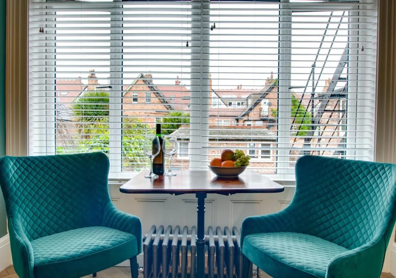 Sea Pearl Daire Scarborough